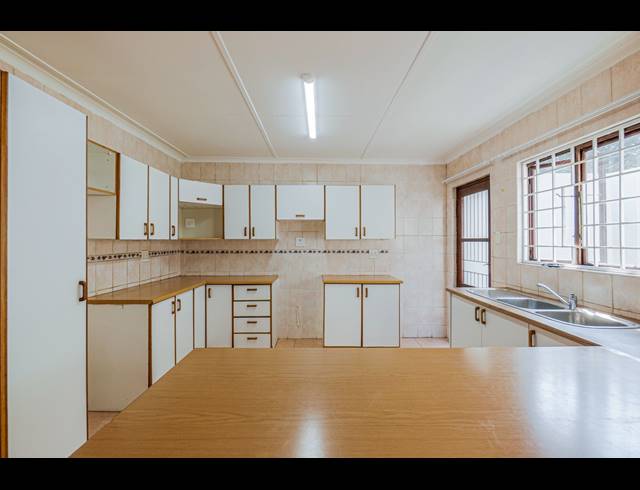2 BEDROOM SIMPLEX SOLD IN BLUFF